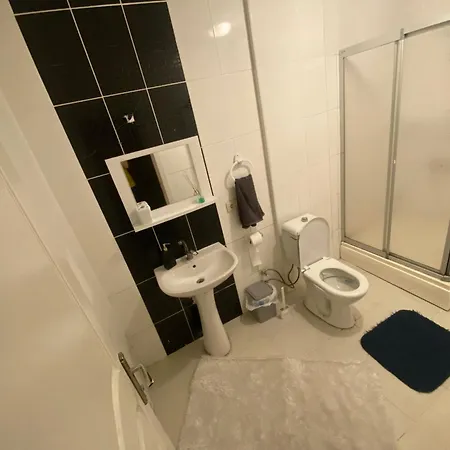 Appartamento Spacious House Near The Airport Arnavutkoy